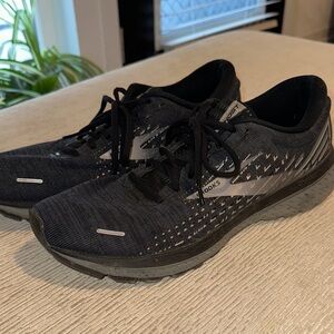 Brooks Men's Ghost Navy Blue running Shoes